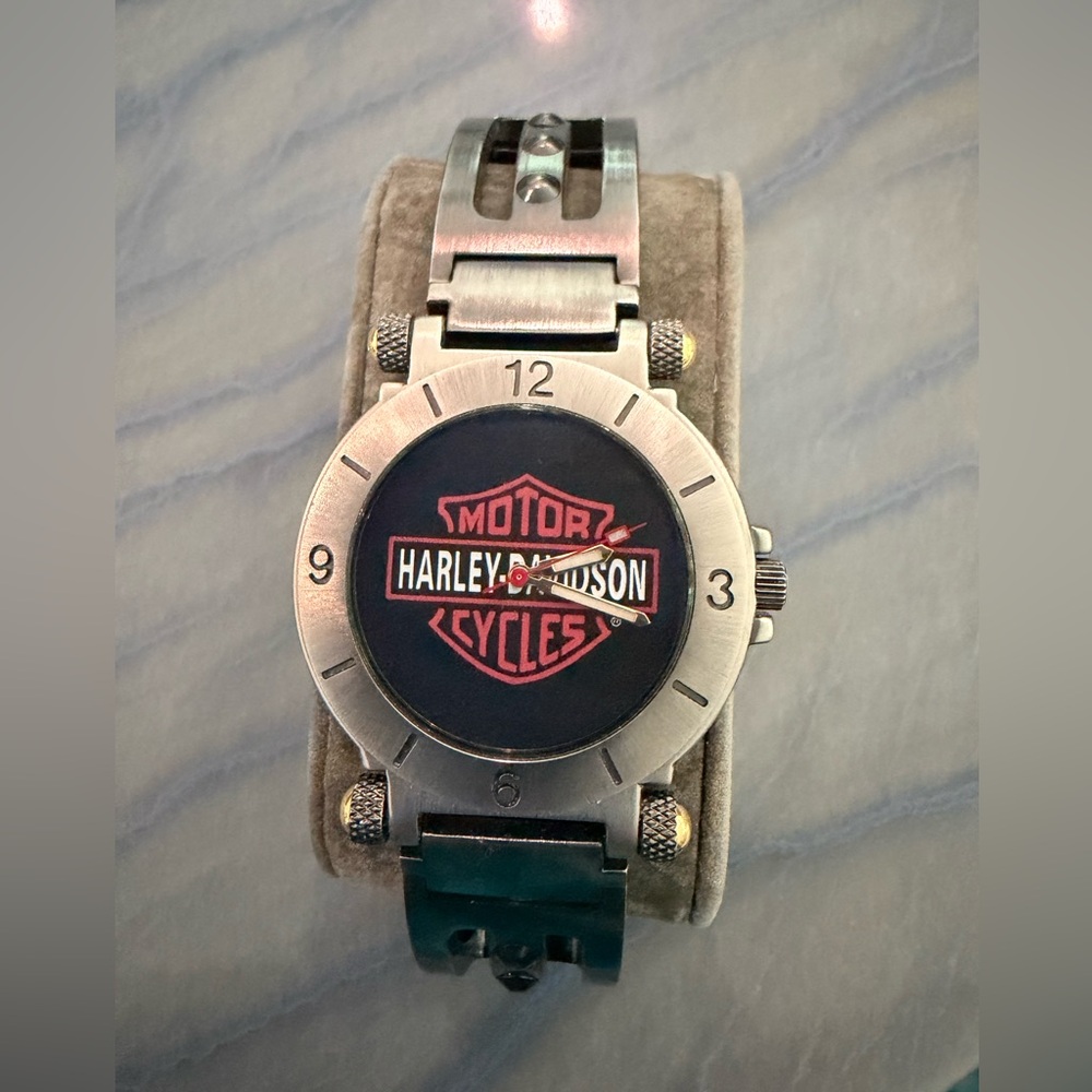 Harley-Davidson Black and Silver Men's Timepiece